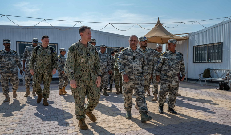 صنعاء تكشف مخاطر التحركات الأميركية العسكرية في المحافظات الجنوبية صنعاء تكشف مخاطر التحركات الأميركية العسكرية في المحافظات الجنوبية