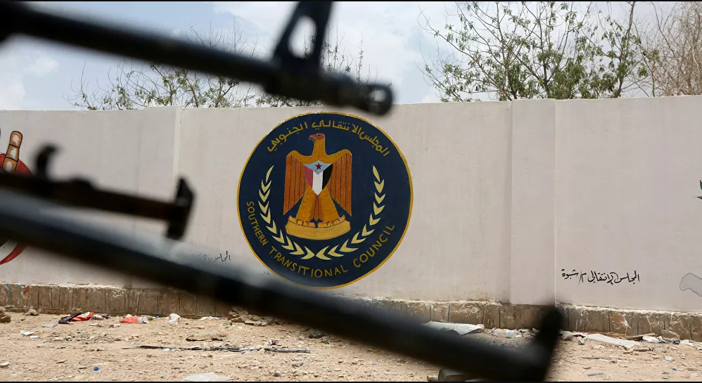 الزبيدي يطلب المبايعة… حوار وطنيٌّ لترسيخ النفوذ الزبيدي يطلب المبايعة… حوار وطنيٌّ لترسيخ النفوذ