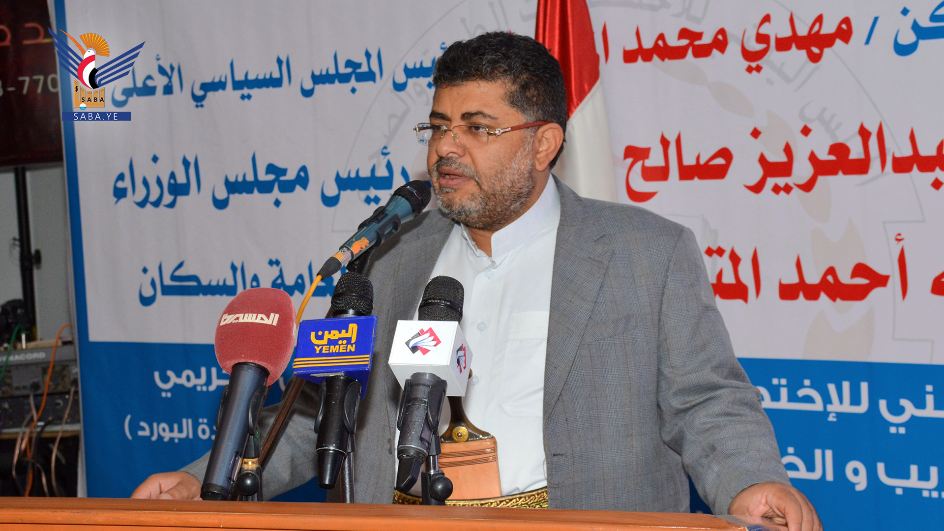  الحوثي والرهوي وبن حبتور والعيدروس يشاركون في حفل تكريم خريجي الزمالة العربية