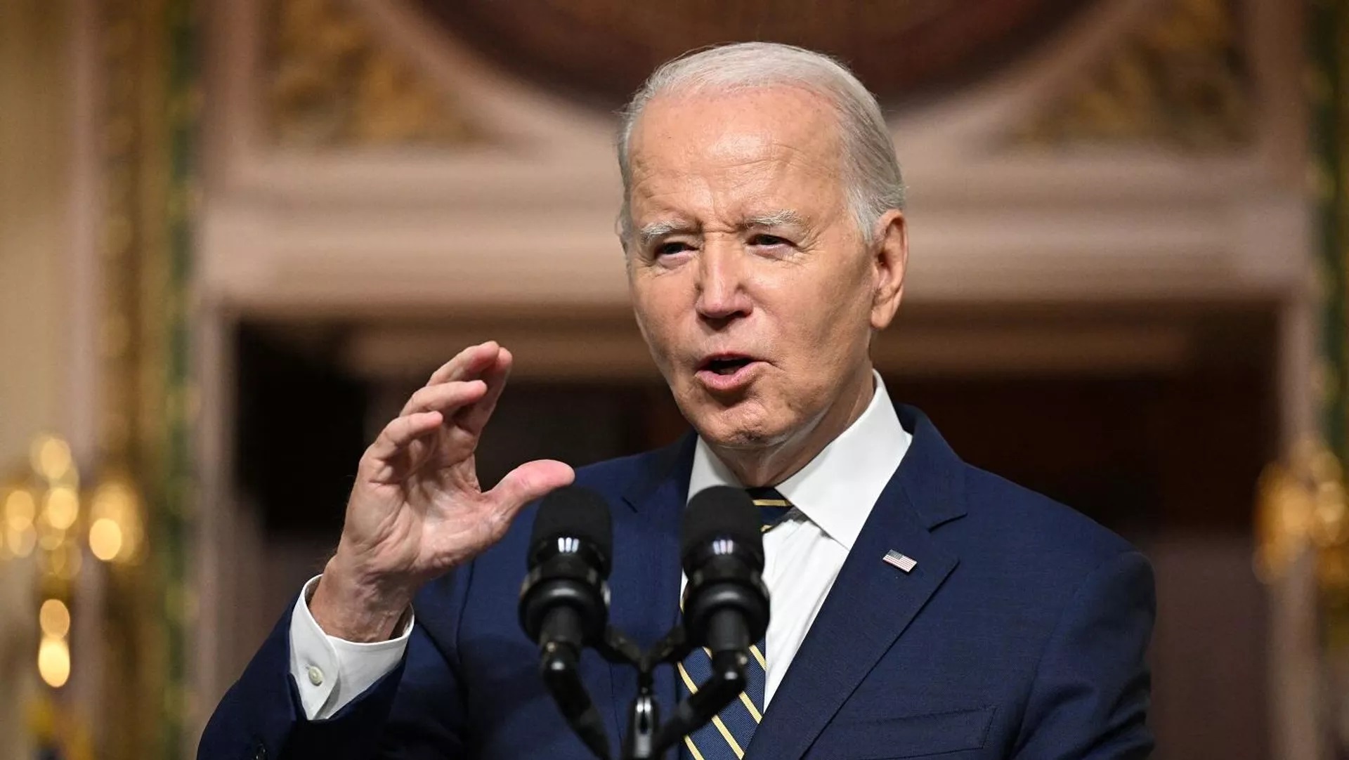 الرئيس الأمريكي يفرض عقوبات جديدة ضد روسيا ويجدد دعمه لأوكرانيا