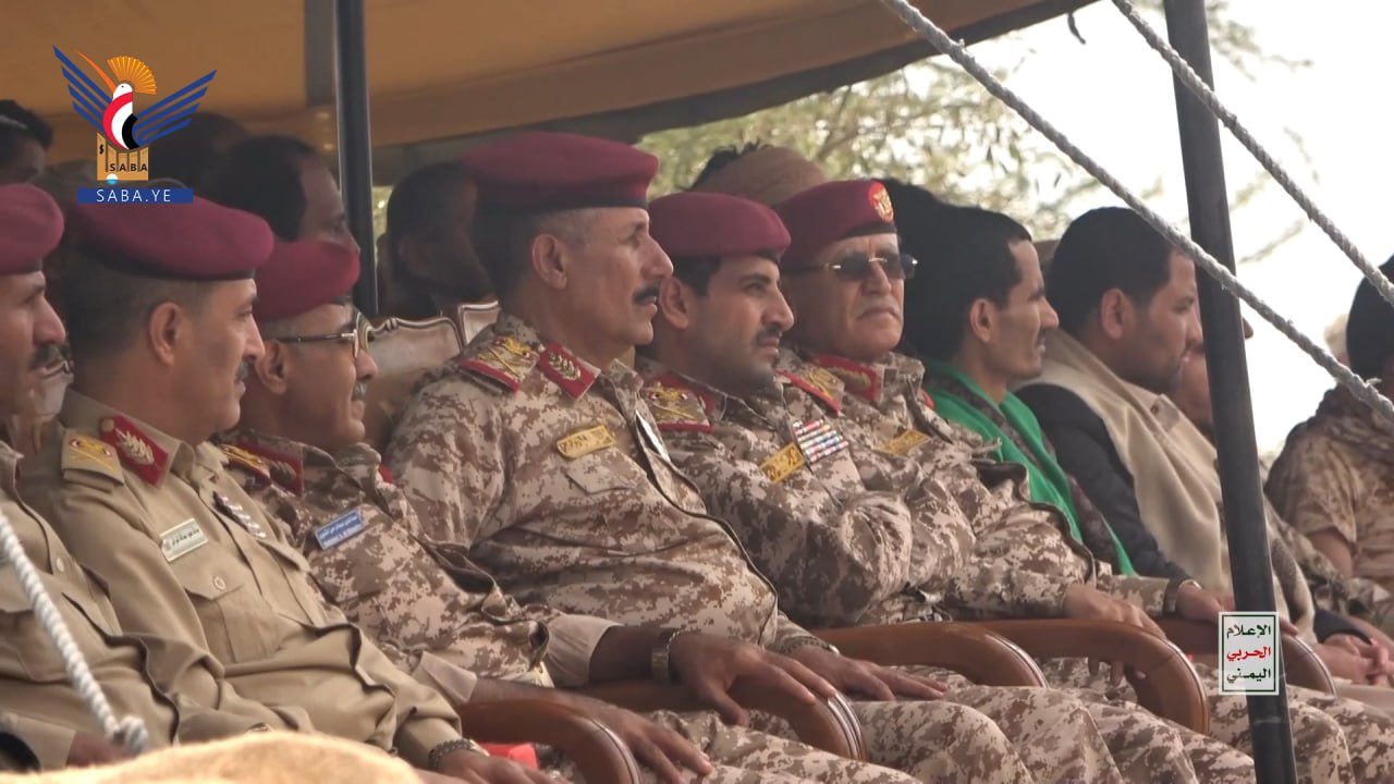 حكومة صنعاء تنفذ مناورة “مولد النور” العسكرية: سنقاتلكم في البر والبحر حكومة صنعاء تنفذ مناورة “مولد النور” العسكرية: سنقاتلكم في البر والبحر