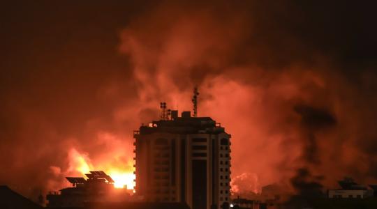 مع دخول “طوفان الأقصى” يومها الرابع.. العدو الصهيوني يواصل قصفه العنيف على قطاع غزة