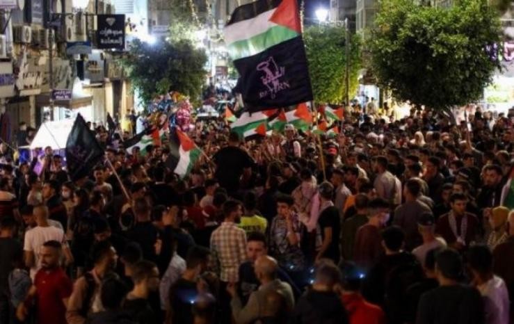 مسيرات حاشدة بمدن الضفة الغربية نصرة لغزة وسط مواجهات مع قوات العدو