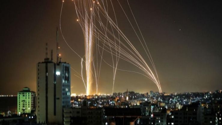 ردا على القصف الصهيوني “غير المسبوق”.. المقاومة الفلسطينية توجه ضربات صاروخية على تل أبيب وأسدود وعسقلان 