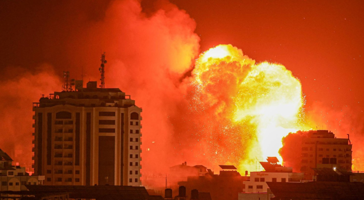 العدو الصهيوني يجدد الليلة قصفه على مناطق متفرقة من قطاع غزة