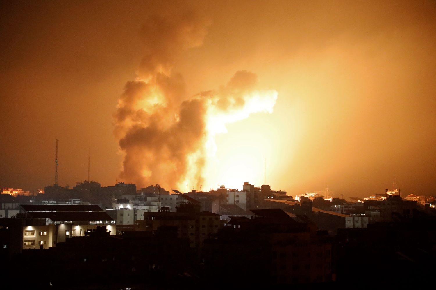 في اليوم الـ32 للعدوان: عشرات الشهداء والجرحى في قصف صهيوني متواصل على قطاع غزة