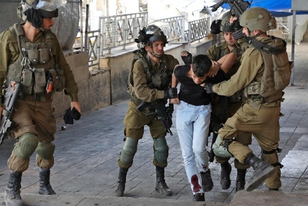 العدو الصهيوني يواصل حملات الاقتحام والاعتقال في الضفة الغربية والقدس