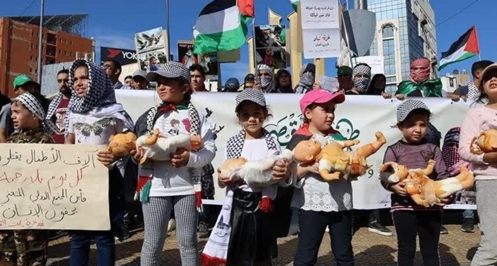 لبنان تتجاوب مع الدعوات العالمية للأضراب وتغلق مؤسساتها تضامناً مع غزة