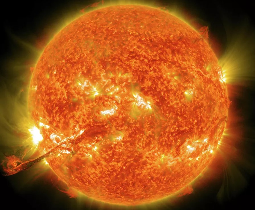 علماء روس يؤكدون حدوث عاصفة شمسية قوية علماء روس يؤكدون حدوث عاصفة شمسية قوية