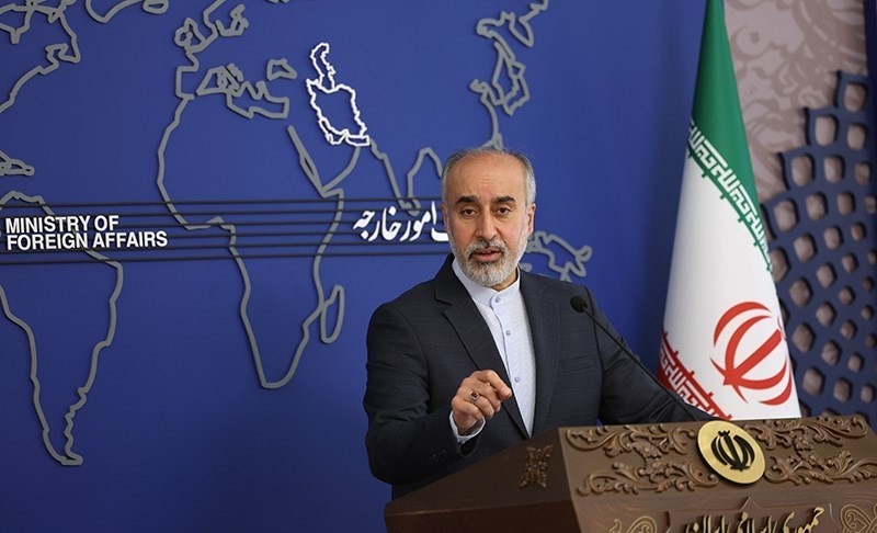 طهران: الهجمات التعسّفية على اليمن مغامرة خارج نطاق القانون وانتهاك لسيادته
