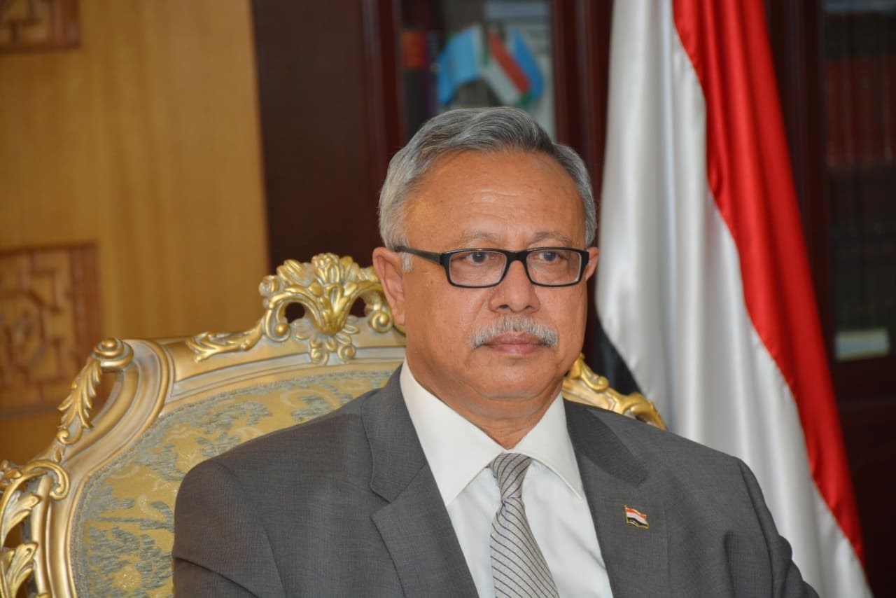 الدكتور بن حبتور يهنئ الرئيس المشاط بحلول شهر رمضان المبارك