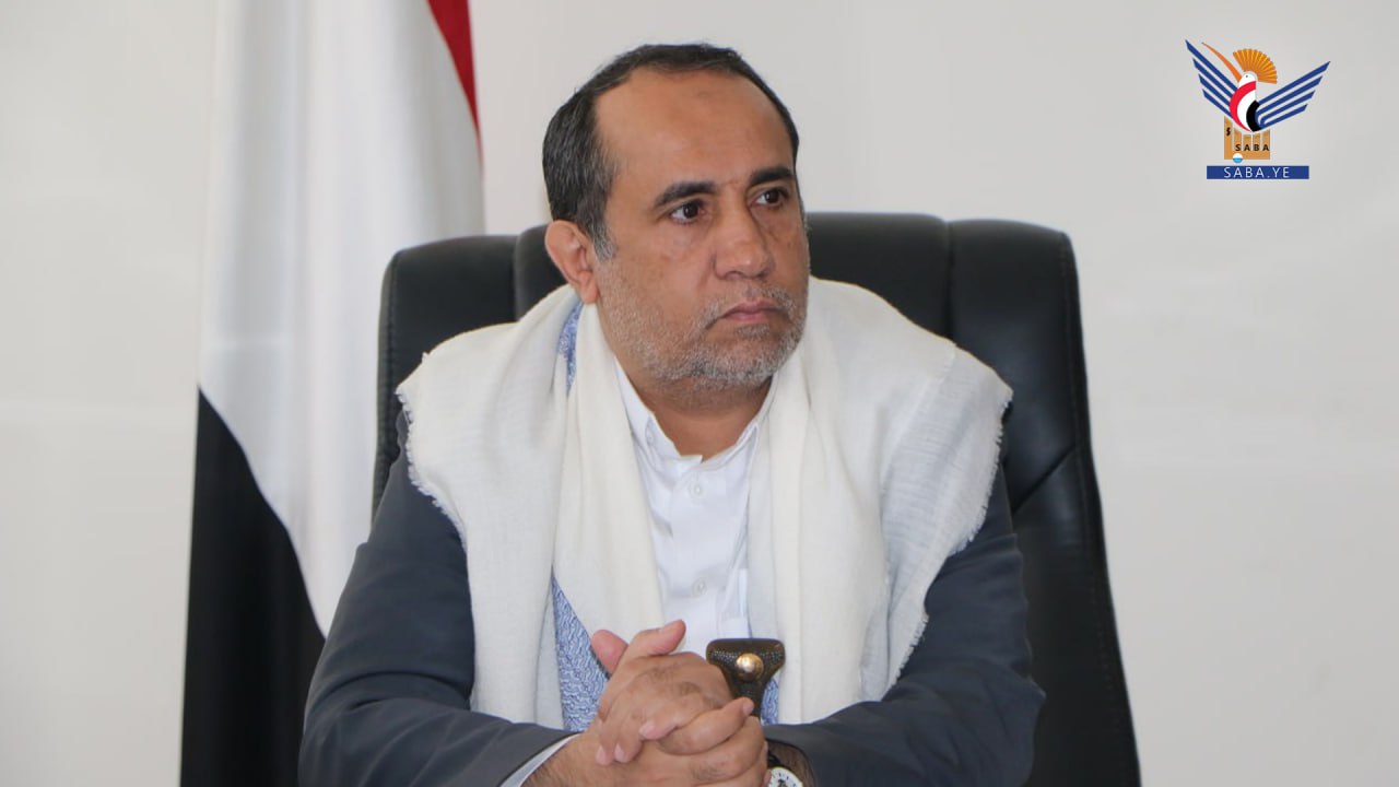 مدير مكتب الرئاسة يهنئ قائد الثورة ورئيس المجلس السياسي بحلول شهر رمضان