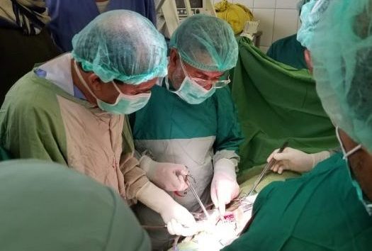 وزير الصحة يعلن عن إجراء أول عملية زراعة كلى بهيئة مستشفى الثورة بصنعاء منذ بدء العدوان وزير الصحة يعلن عن إجراء أول عملية زراعة كلى بهيئة مستشفى الثورة بصنعاء منذ بدء العدوان