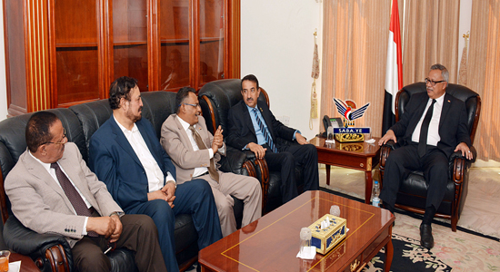 بن حبتور يرأس اجتماع لمناقشة الترتيبات الخاصة للاحتفال الوطني بعيد الاستقلال بن حبتور يرأس اجتماع لمناقشة الترتيبات الخاصة للاحتفال الوطني بعيد الاستقلال