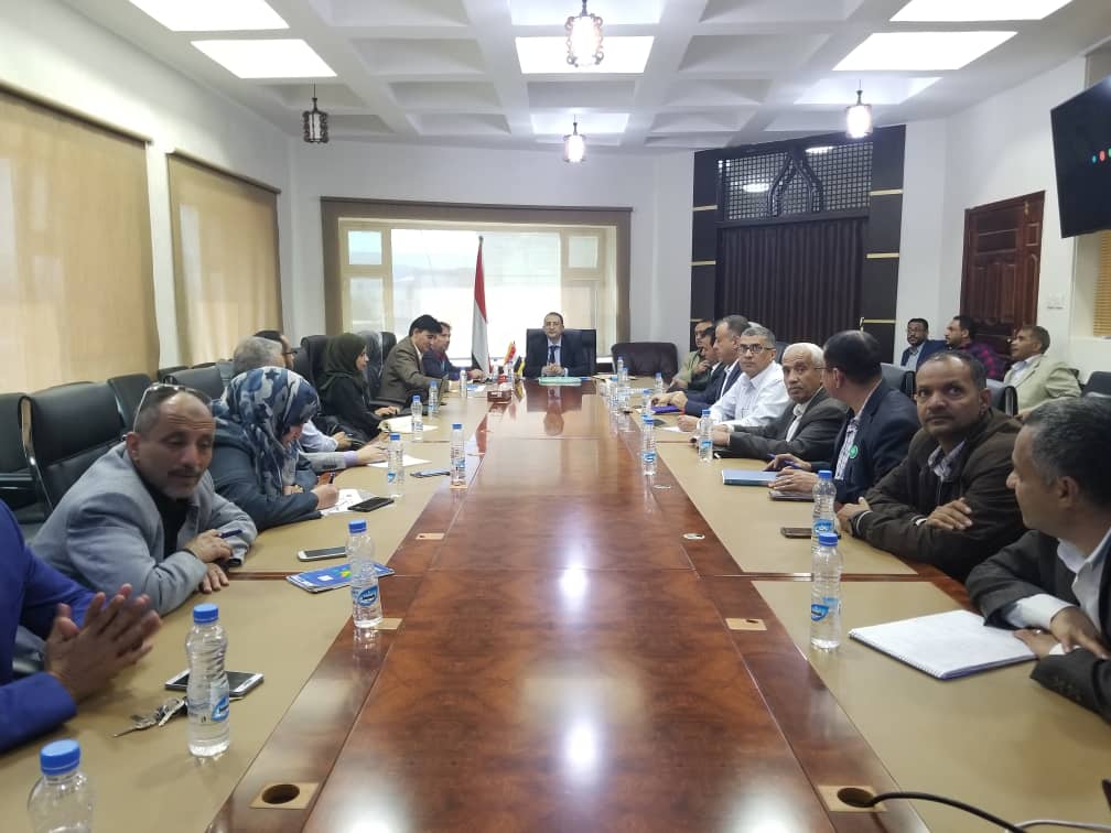 وزير المياه والبيئة يوجه بتكثيف التدخلات بالمحافظات التي تشهد ارتفاعاً في تفشي الكوليرا وزير المياه والبيئة يوجه بتكثيف التدخلات بالمحافظات التي تشهد ارتفاعاً في تفشي الكوليرا