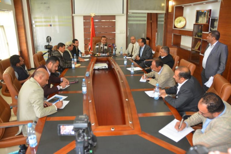 وزير الصناعة يؤكد على ضرورة اتخاذ الاجراءات القانونية الرادعة ضد المخالفين والمتلاعبين بقوت المواطنين