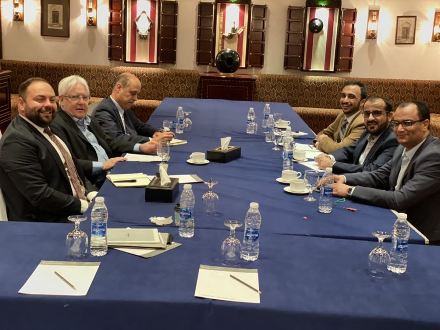 رئيس الوفد الوطني يناقش مع غريفيث آفاق عقد جولة مشاورات سياسية رئيس الوفد الوطني يناقش مع غريفيث آفاق عقد جولة مشاورات سياسية