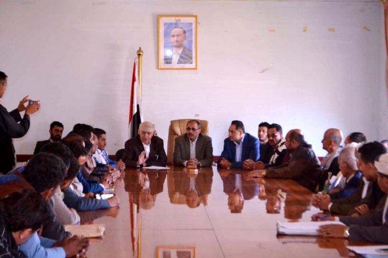 وزير الإعلام يشيد بمبادرة استبدال شجرة القات بأشجار البن والزيتون