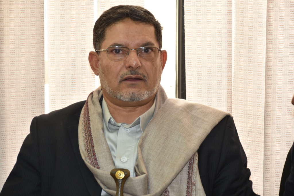 وزير التربية يؤكد الحرص على تأهيل الطلاب