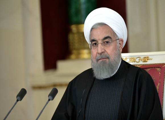 الرئيس الإيراني يعلن عن حزمة إجراءات طارئة لمواجهة تداعيات تفشي فيروس”كورونا”