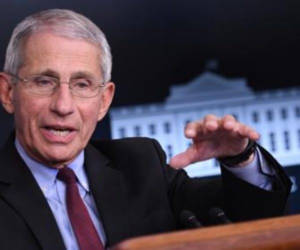 عالم إيطالي : لا دلائل تثبت نجاعة (الكلوروكين) كعلاج لمرضى فيروس (كورونا) عالم إيطالي : لا دلائل تثبت نجاعة (الكلوروكين) كعلاج لمرضى فيروس (كورونا)