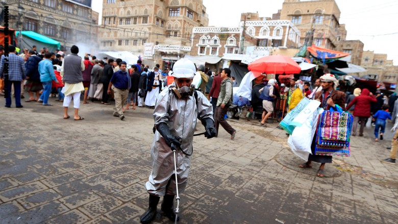 مناقشة تعزيز الإجراءات الاحترازية لمواجهة كورونا في عدد من المحافظات