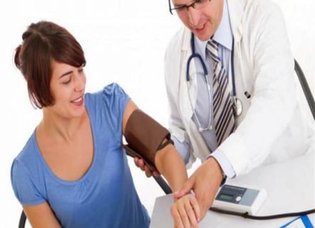 ما علامات وصول ضغط الدم إلى مستويات حرجة ؟ ما علامات وصول ضغط الدم إلى مستويات حرجة ؟