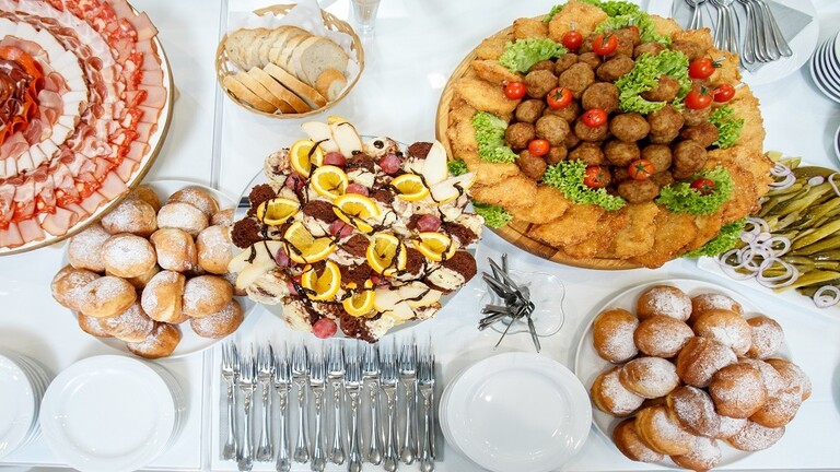 لماذا نميل إلى تناول الحلوى والموالح والطعام الحار؟ لماذا نميل إلى تناول الحلوى والموالح والطعام الحار؟