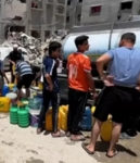 عطش الصيف يشتد في مخيمات غزة… أزمة مياه خانقة تهدد حياة مئات الآلاف من النازحين