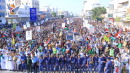 مسيرات حاشدة في 97 ساحة بالحديدة بعنوان "مع غزة ولبنان.. جهوزية واستنفار ضد قوى الاستكبار"