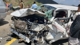 ​وفاة شخص وإصابة 14 آخرين في حادث تصادم سيارتين على خط الحديدة صنعاء