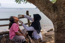 الصحة العالمية تعلن رسميا إنتهاء شلل الأطفال في إندونيسيا