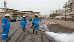 وزير المياه والبيئة يشيد بالجهود المبذولة لإنجاح الحملة البيئية بمدينة الحديدة