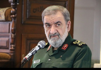 رضائي: ترامب يعيش أملاً كاذباً باستسلام الشعب الإيراني
