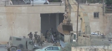 العدو الصهيوني ينكل بجثماني شهيدين فلسطينيين ويصيب طفلين في جنين