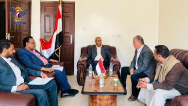 مناقشة جوانب التعاون بين هيئة حقوق الإنسان والمدرسة الديمقراطية