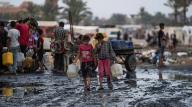سلطة المياه بغزة تحذر من كارثة وشيكة جراء انهيار خدمات المياه والصرف الصحي