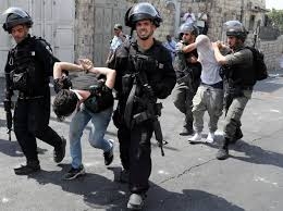 العدو الإسرائيلي يعتقل 21 مواطنًا فلسطينيًا بينهم أسرى محررون في قلقيلية ونابلس