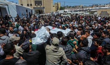 استشهاد فلسطين وإصابة آخرين في قصف العدو الإسرائيلي واستهدافه المواطنين في قطاع غزة