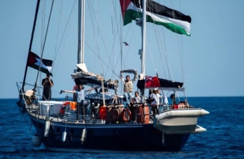 ثمانية من نشطاء سفينة فك الحصار رهن الاحتجاز لدى العدو الصهيوني في انتظار الترحيل القسري