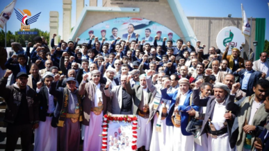 رئيسا هيئتي الزكاة والأوقاف يزوران أضرحة الشهداء الصماد والرهوي والغماري