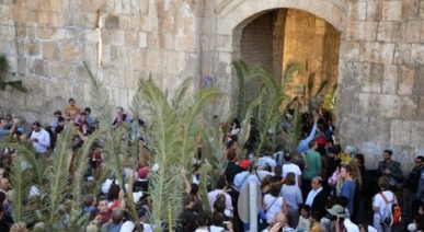 أسبانيا  تدين منع إحياء “أحد الشعانين” في القدس وتطالب باحترام الحرية الدينية