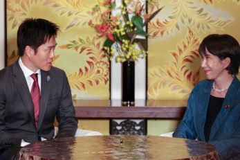 شريك في الائتلاف الحاكم : رئيسة وزراء اليابان ربما تدعو لانتخابات مبكرة