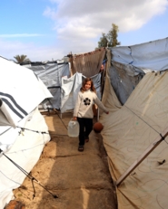 "يونيسف": الحصول على المياه النظيفة تحدي يومي لأطفال غزة