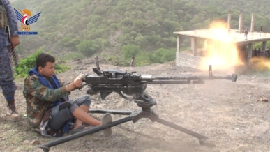 إب .. مناورة لخريجي التعبئة ووقفة ضد العدوان الصهيوني 