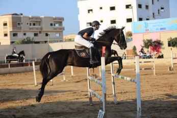 فلسطين تتوج بلقب بطولة آسيا للفروسية للقفز على الحواجز