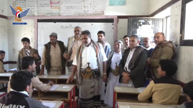 محافظ البيضاء يتفقد اختبارات الثانوية والدورات الصيفية بمديريتي رداع والعرش