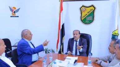 مناقشة أوجه التعاون الأكاديمي والعلمي بين جامعتي صنعاء وذمار مناقشة أوجه التعاون الأكاديمي والعلمي بين جامعتي صنعاء وذمار