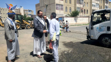 أمين العاصمة يتفقد أعمال الترميم والصيانة الطارئة للشوارع بمديرية شعوب