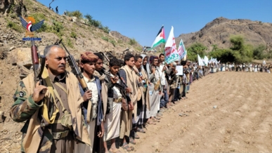 نكف قبلي حاشد في حزم العدين بمحافظة إب وفاءً لدماء الشهداء